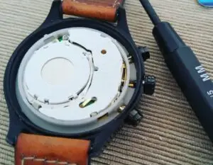 back of quartz watch