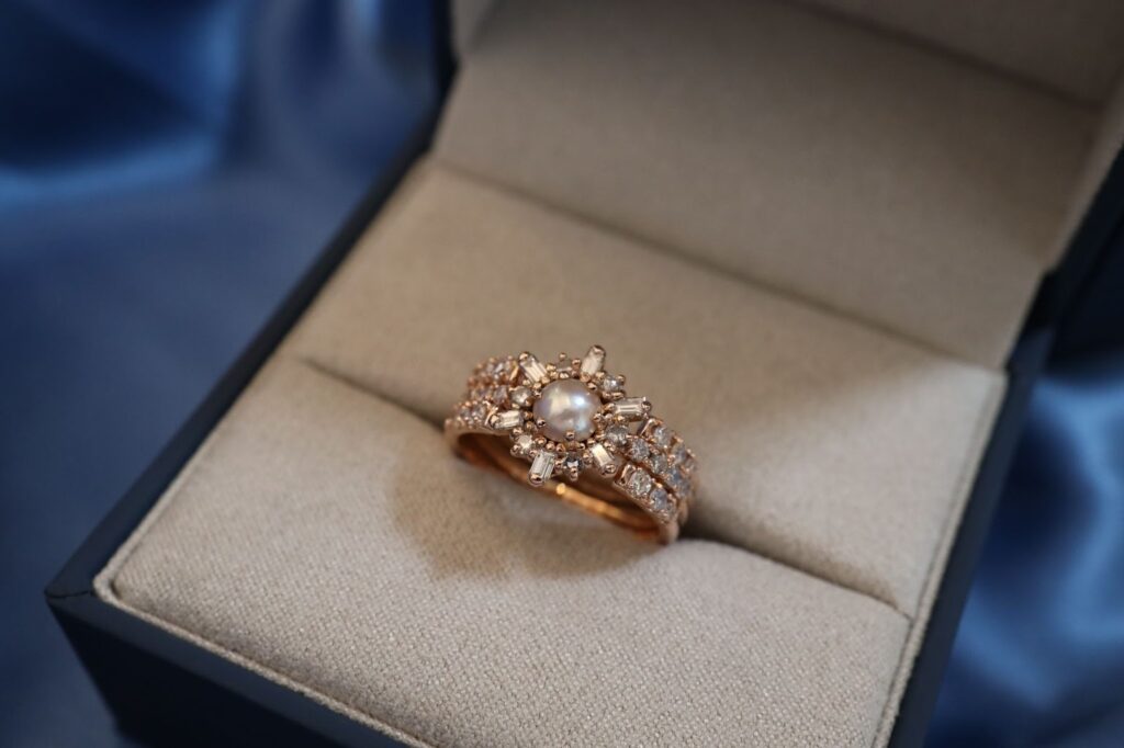 Gold buying with timeless care.