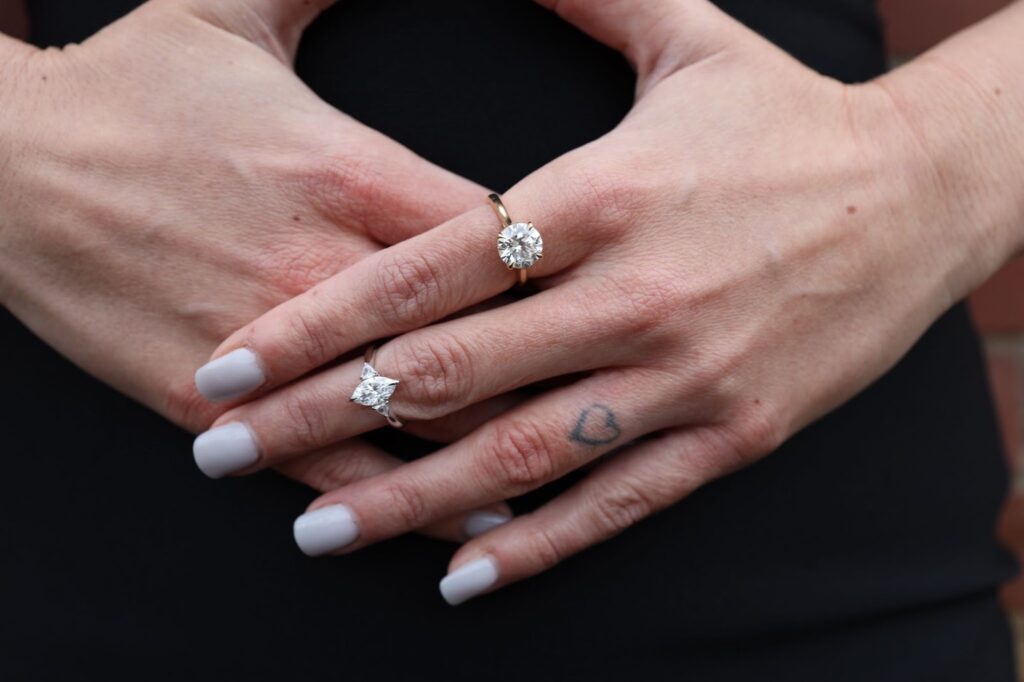 round and oval diamond rings