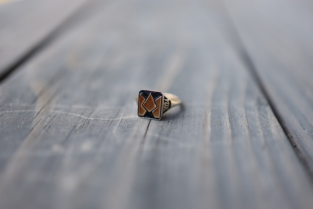 Modern heirloom signet rings, crafted with intent.
