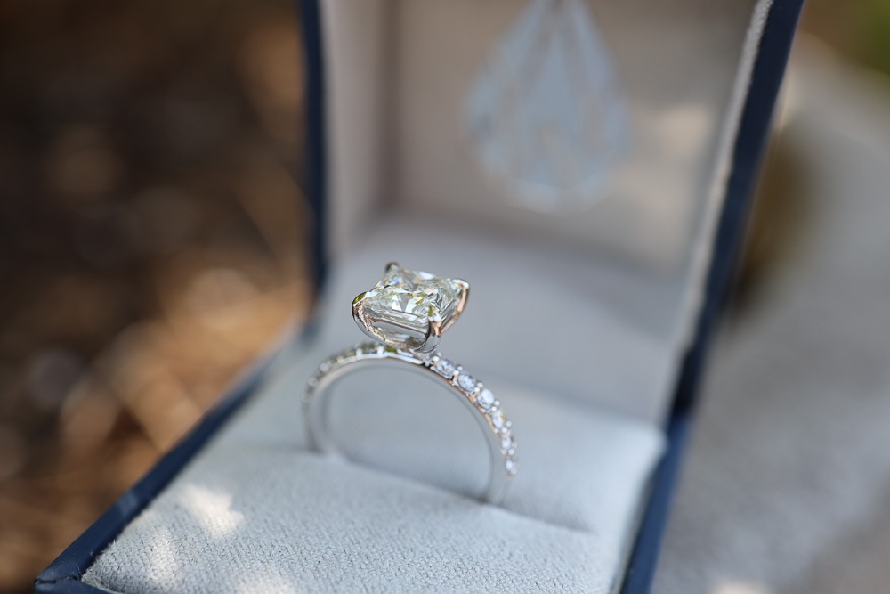 Cushion-cut ring lab grown diamonds
