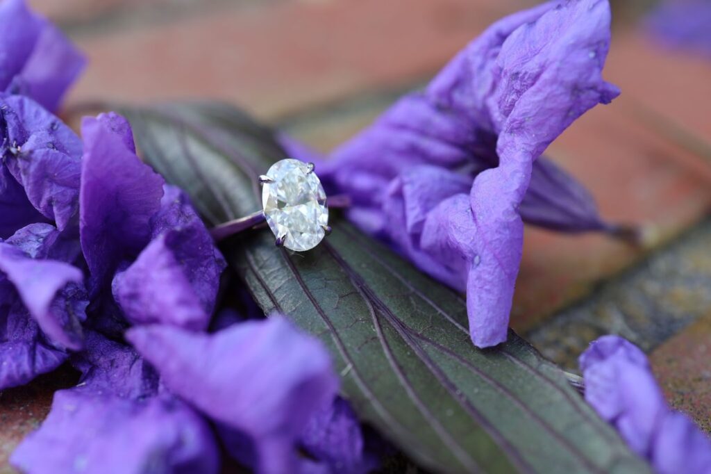 Timeless lab-grown diamond solitaire.