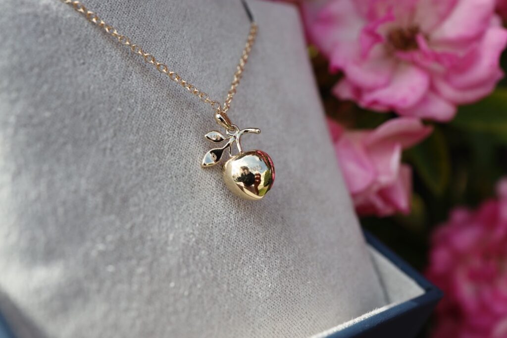 Enduring grace, eternally linked pendant.