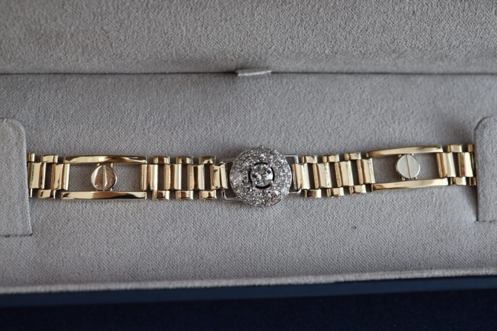 Timeless zapped bracelet devotion