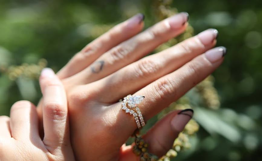 Choosing the right hand for engagement ring.