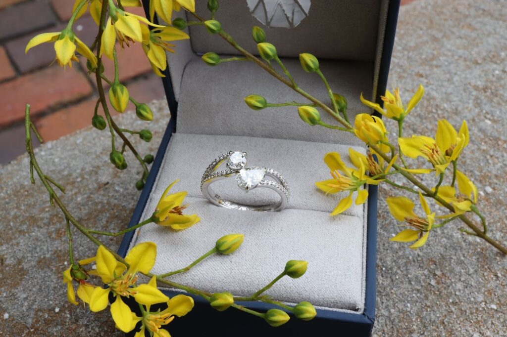 See how lab-grown diamonds worth shapes your ring.