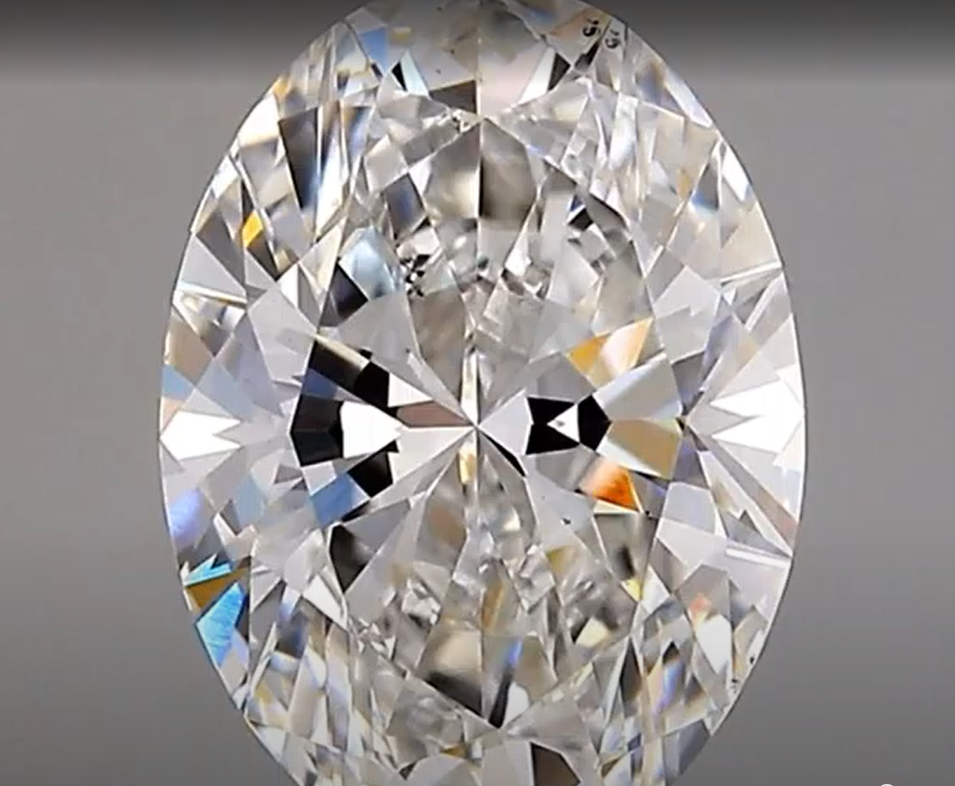 Moissanite stone offers stunning fire and clarity.
