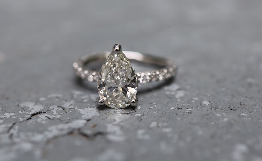 Experience timeless beauty with round diamond.
