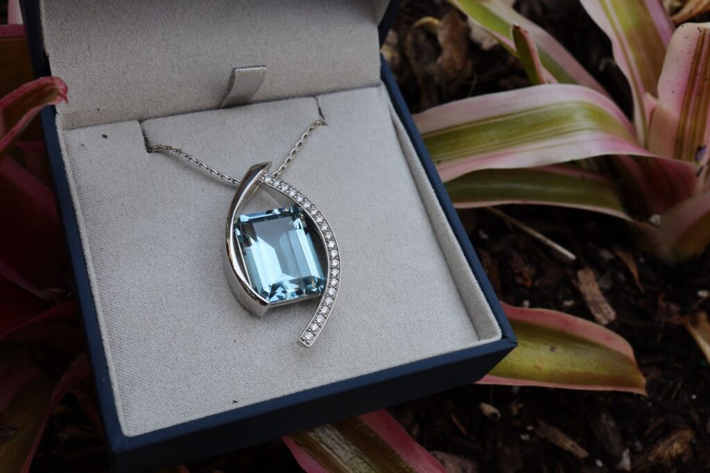 Alexandrite and birthstone jewelry embody evolving devotion.