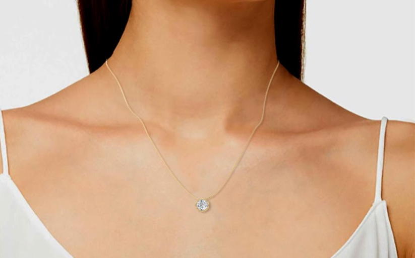 Clasp-less promise, refined and effortless.