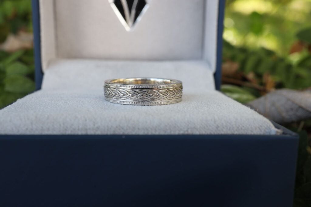 Mixed-Metal Wedding Band balancing warm and cool tones.
