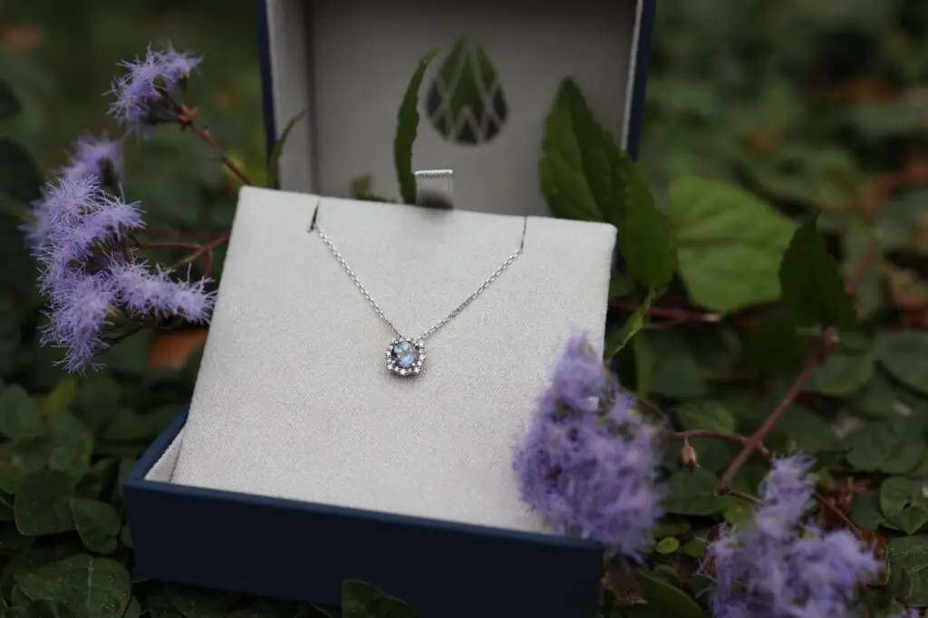 Durable chain style built for real days.