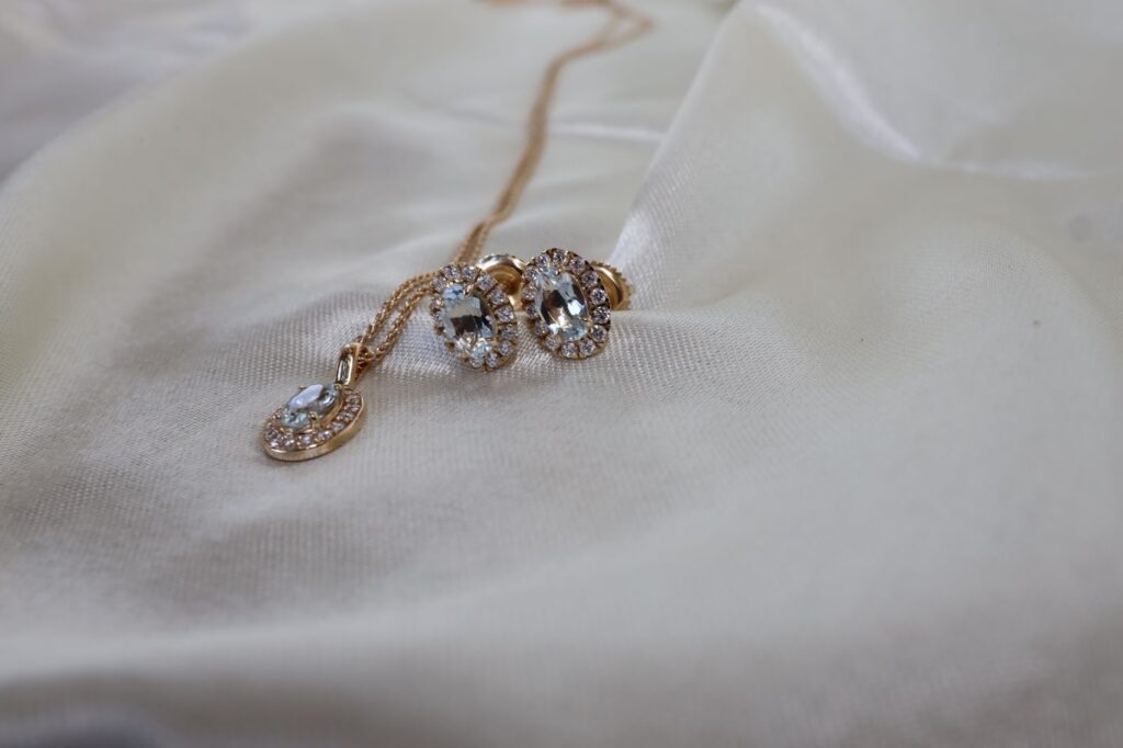 Quiet elegance lives in matching set
