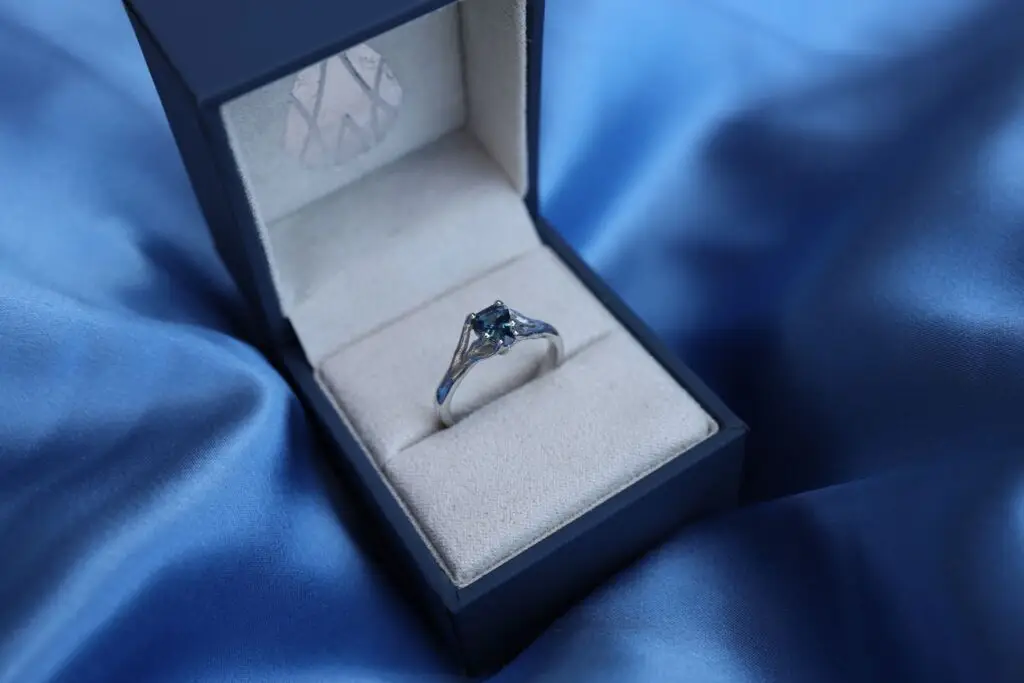 Small stones, heirloom craftsmanship, lasting beauty.