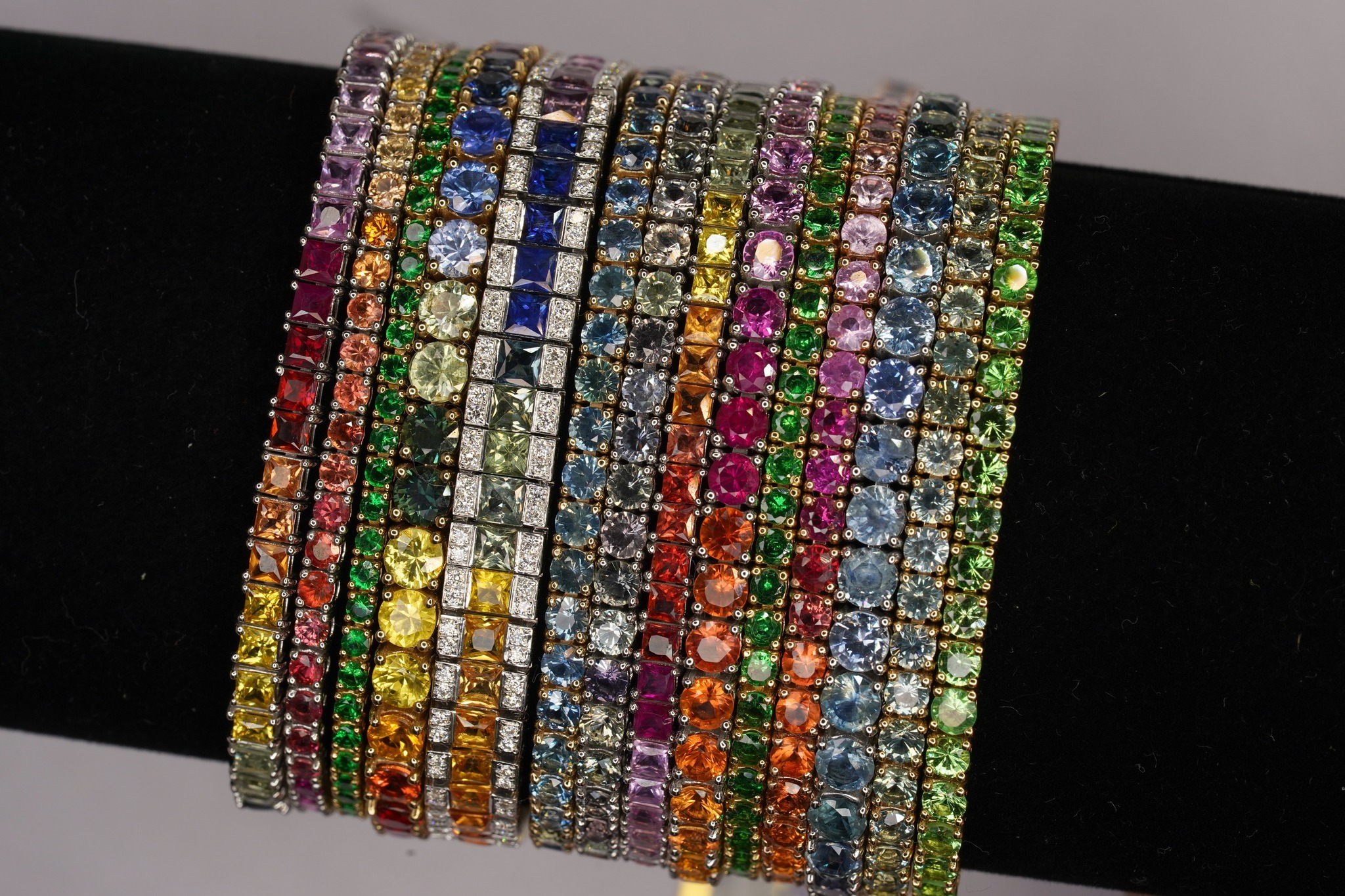 Designing meaningful party gifts with heart